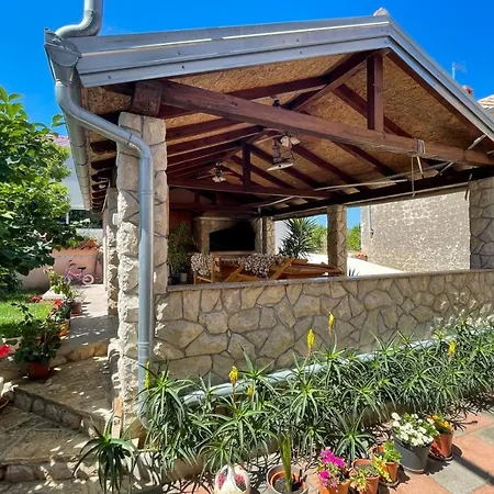 Apartman By The Sea - 694 Pašman