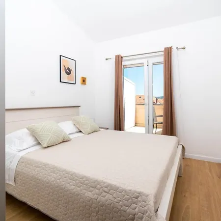 By The Sea - 694 Пашман