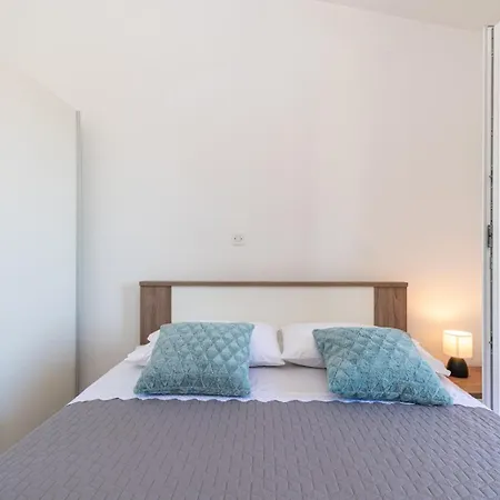 By The Sea - 694 Апартаменты *