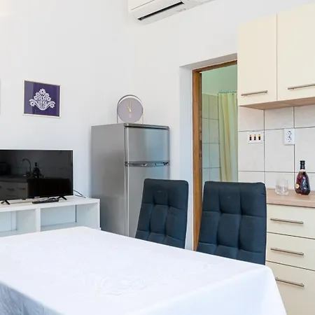 Appartamento By The Sea - 694 Pašman