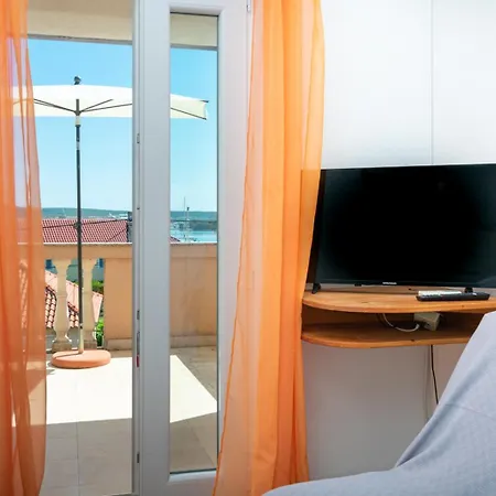 By The Sea - 694 Пашман