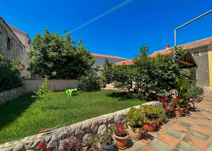 By The Sea - 694 Pašman