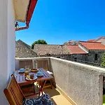 Apartman By The Sea - 694 *